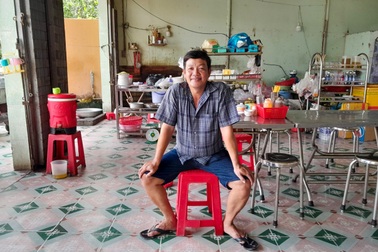 Khách ăn phở bỏ quên tài sản hàng trăm triệu đồng, chủ tiệm trả lại