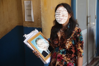 Người phụ nữ 87 tuổi đi kiện… đòi chồng