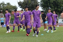 HLV Park Hang Seo đau đầu xếp đội hình đấu đội tuyển Lào