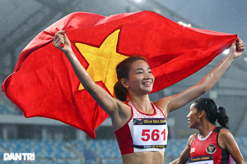 Căn nhà đơn sơ, ngập huy chương của người phi thường - Nguyễn Thị Oanh - 3 Căn nhà đơn sơ, ngập huy chương của người phi thường - Nguyễn Thị Oanh - 3