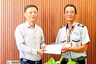 Khen thưởng người tìm nhẫn kim cương cho khách nước ngoài ở Đà Nẵng