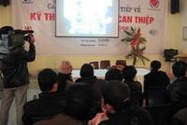 Truyền hình trực tiếp ca can thiệp tim mạch sang Singapore