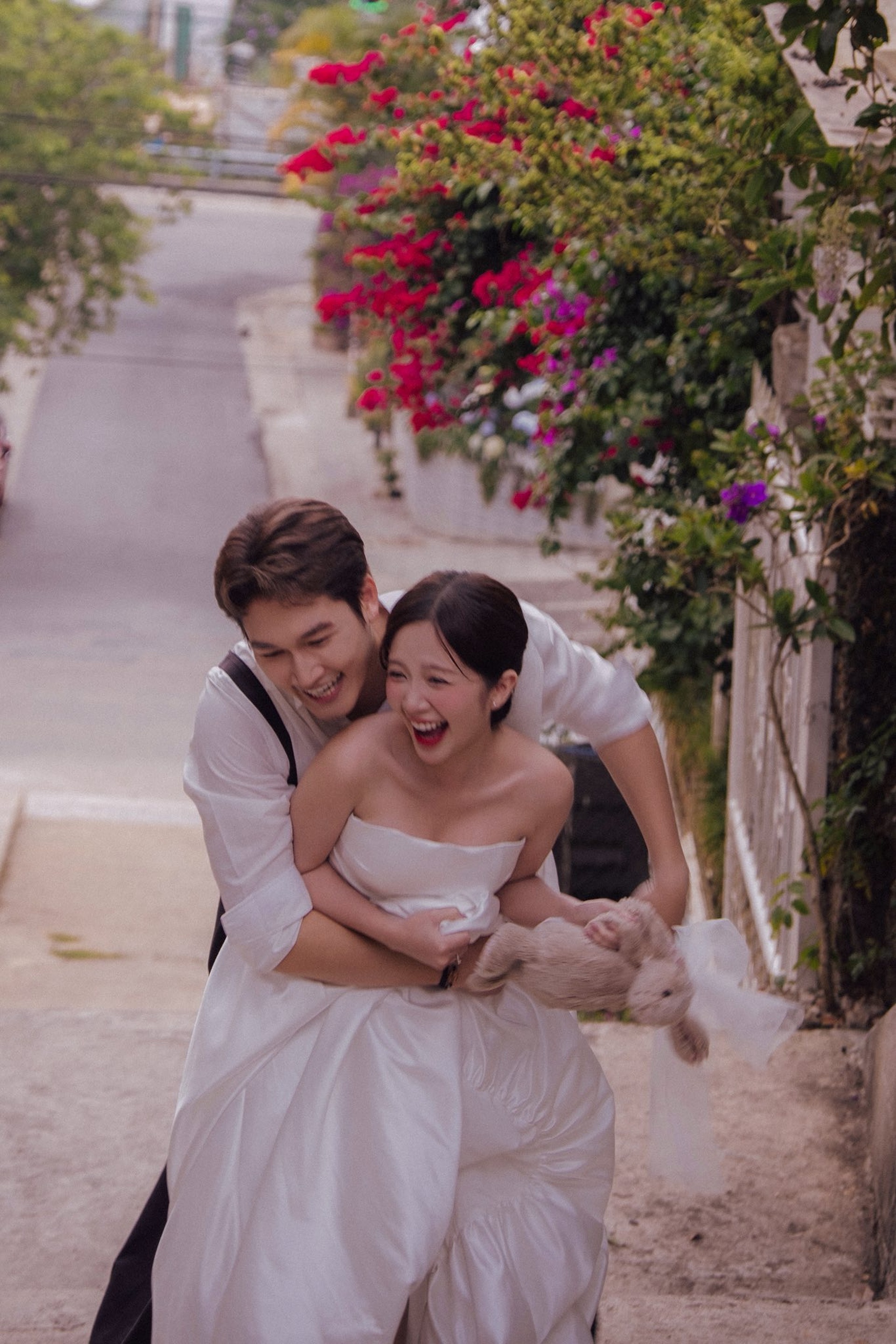 Ảnh cưới của Đình Tú - Ngọc Huyền được khen tuyệt đối điện ảnh - 5 Ảnh cưới của Đình Tú - Ngọc Huyền được khen tuyệt đối điện ảnh - 5