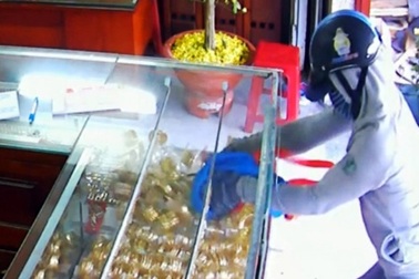 Hơn 3000 ngày truy tìm hung thủ sát hại chủ tiệm vàng: Rượt đuổi "bóng ma"