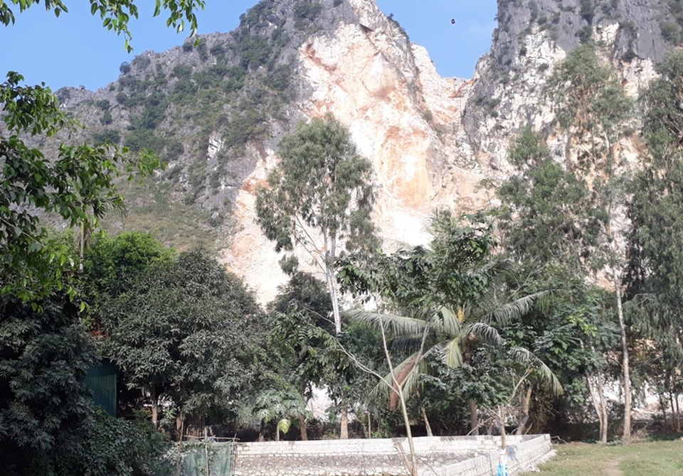 Kinh hãi cảnh cả một vùng trời phủ trắng bụi đá - 2 Kinh hãi cảnh cả một vùng trời phủ trắng bụi đá - 2