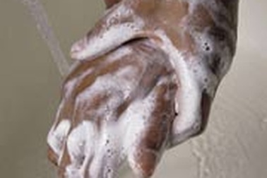 6,1% người dân rửa tay xà phòng trước khi ăn