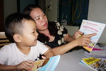 Trải lòng của người mẹ có con 5 tuổi nói tiếng Anh như gió