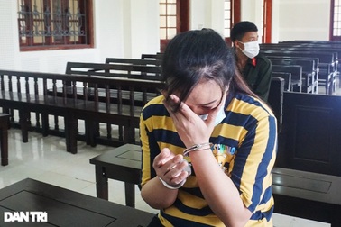 Nữ quái buôn người rơi nước mắt lo các con cũng trở thành nạn nhân