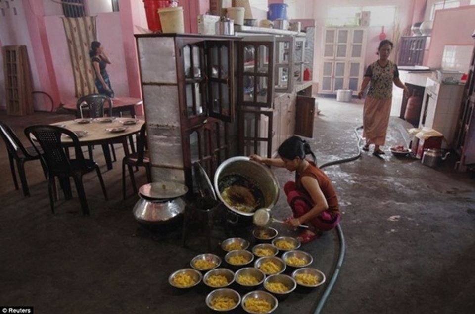 Bên trong căn nhà 100 phòng của cụ ông lấy 39 vợ - 3 Bên trong căn nhà 100 phòng của cụ ông lấy 39 vợ - 3