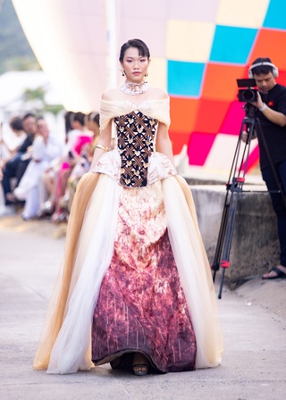 Hoa hậu Ngọc Châu lấy lại vóc dáng, xuất hiện rạng rỡ giữa dàn người đẹp - 10