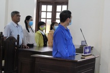 Thầy giáo lĩnh 3 năm tù vì dâm ô nữ sinh