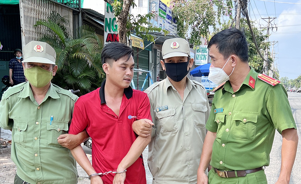 Nhớ chuyện bị từ chối tình cảm, thanh niên ra tay đâm chết tình địch - 1 Nhớ chuyện bị từ chối tình cảm, thanh niên ra tay đâm chết tình địch - 1