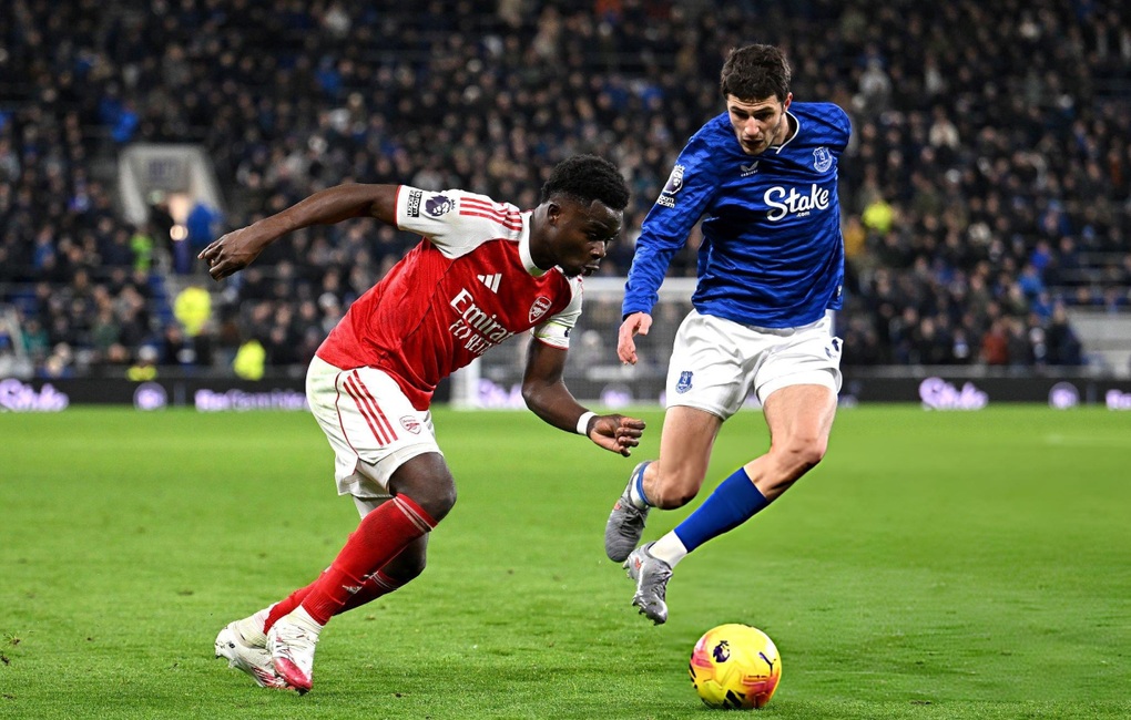 Arsenal thắng tối thiểu Everton, trở lại ngôi đầu bảng - 1