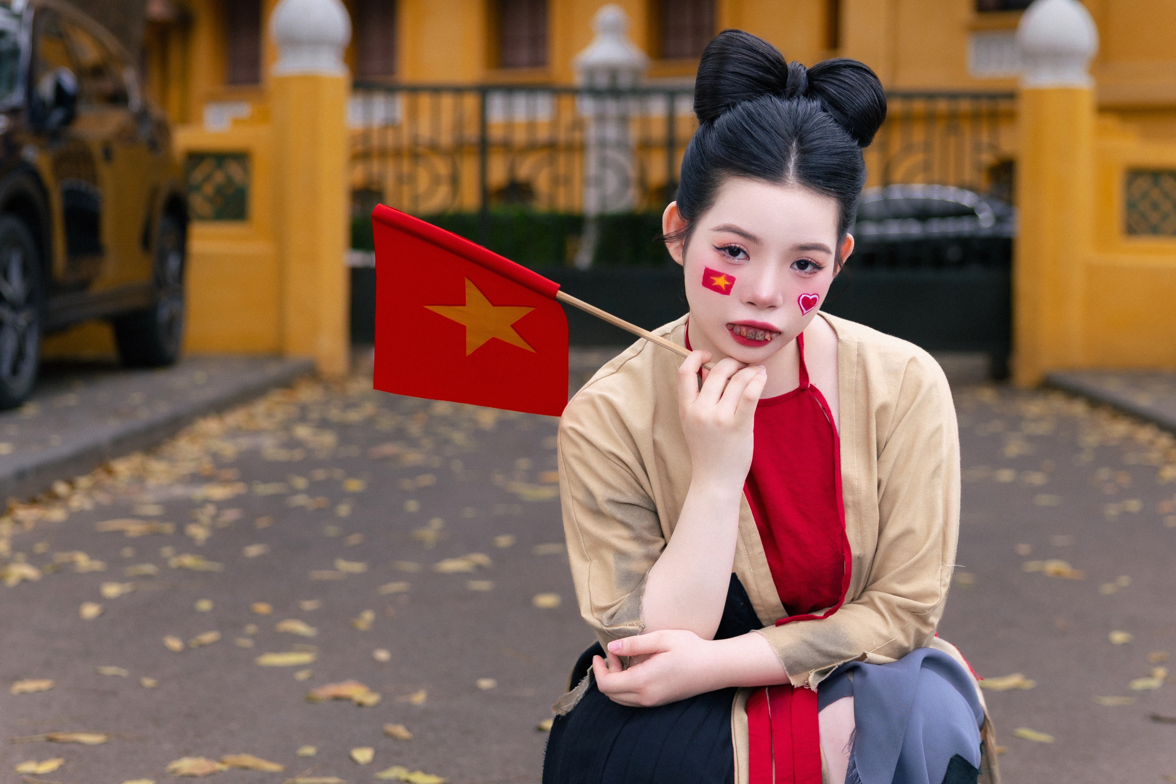 Ca sĩ Hoàng Thái Phương duyên dáng trong tà áo dài truyền thống - 8 Ca sĩ Hoàng Thái Phương duyên dáng trong tà áo dài truyền thống - 8