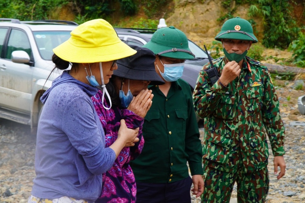 Sẵn sàng xả nước hồ thủy điện để tìm 11 nạn nhân Rào Trăng - 3 Sẵn sàng xả nước hồ thủy điện để tìm 11 nạn nhân Rào Trăng - 3
