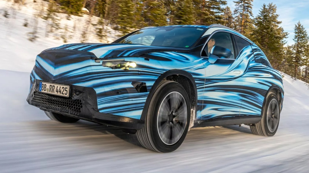 Mercedes hé lộ hình ảnh mẫu GLC thuần điện: Có chi tiết quen thuộc - 2 Mercedes hé lộ hình ảnh mẫu GLC thuần điện: Có chi tiết quen thuộc - 2