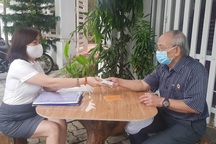 Đà Nẵng: Niềm vui của ông già, bà cả được nhận lương hưu tháng 4,5 tại nhà