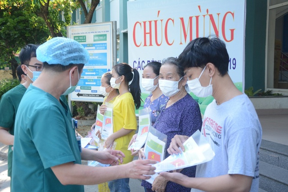 Thêm 32 bệnh nhân Covid-19 ở Quảng Nam, Đà Nẵng được xuất viện - 2 Thêm 32 bệnh nhân Covid-19 ở Quảng Nam, Đà Nẵng được xuất viện - 2