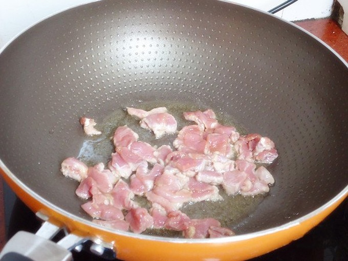 Muốn da đẹp chị em cứ thường xuyên làm món xào siêu tốc này ăn tối nhé! - Ảnh 4. Muốn da đẹp chị em cứ thường xuyên làm món xào siêu tốc này ăn tối nhé! - Ảnh 4.