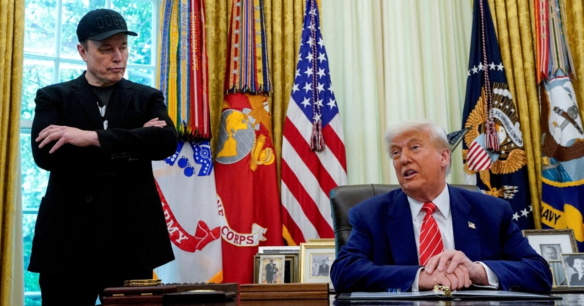 Phản ứng của tỷ phú Elon Musk khi Tổng thống Trump dọa trục xuất
