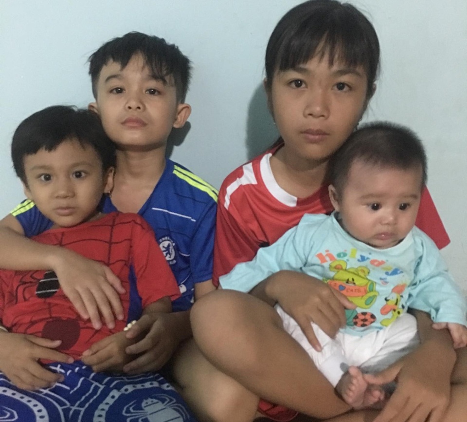 Xót thương gia đình khốn cùng vì 2 đứa con bệnh tật - 1 Xót thương gia đình khốn cùng vì 2 đứa con bệnh tật - 1