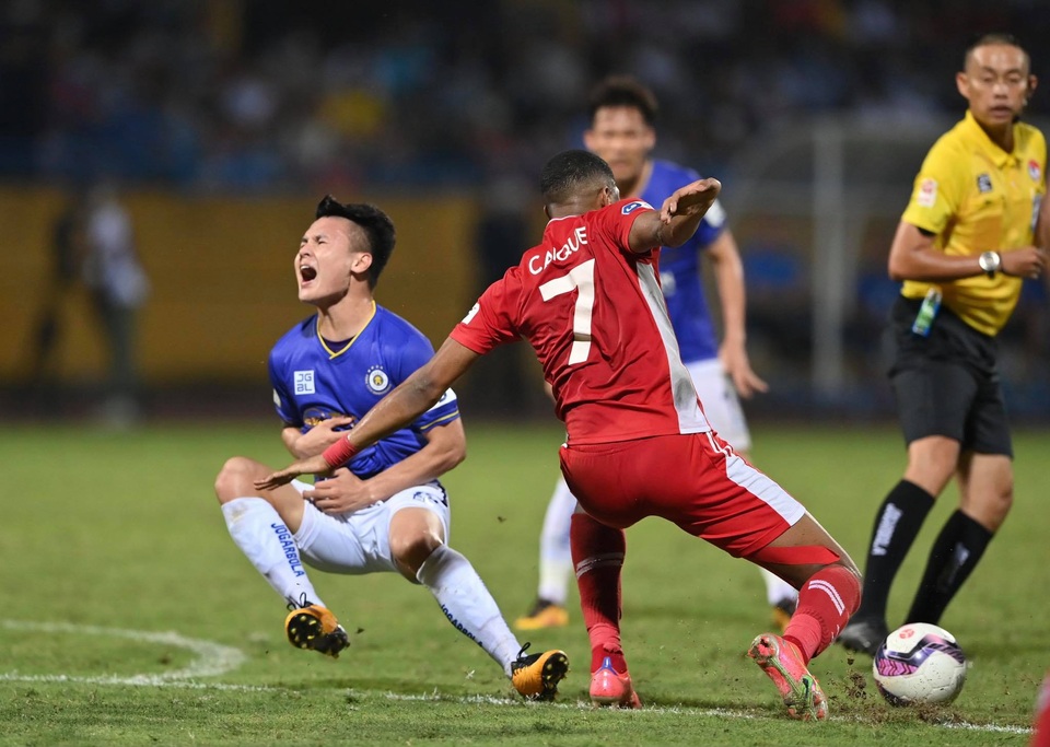 CLB Hà Nội 0-1 CLB Viettel: Trọng Hoàng ghi bàn, Quang Hải kém duyên - 10 CLB Hà Nội 0-1 CLB Viettel: Trọng Hoàng ghi bàn, Quang Hải kém duyên - 10