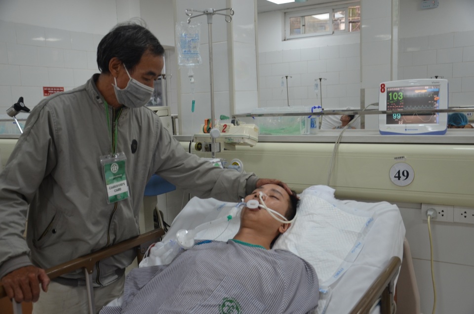 Rớt nước mắt cảnh chàng trai hiếu thảo đổ bệnh hiểm, cả gia đình khốn đốn - 5 Rớt nước mắt cảnh chàng trai hiếu thảo đổ bệnh hiểm, cả gia đình khốn đốn - 5