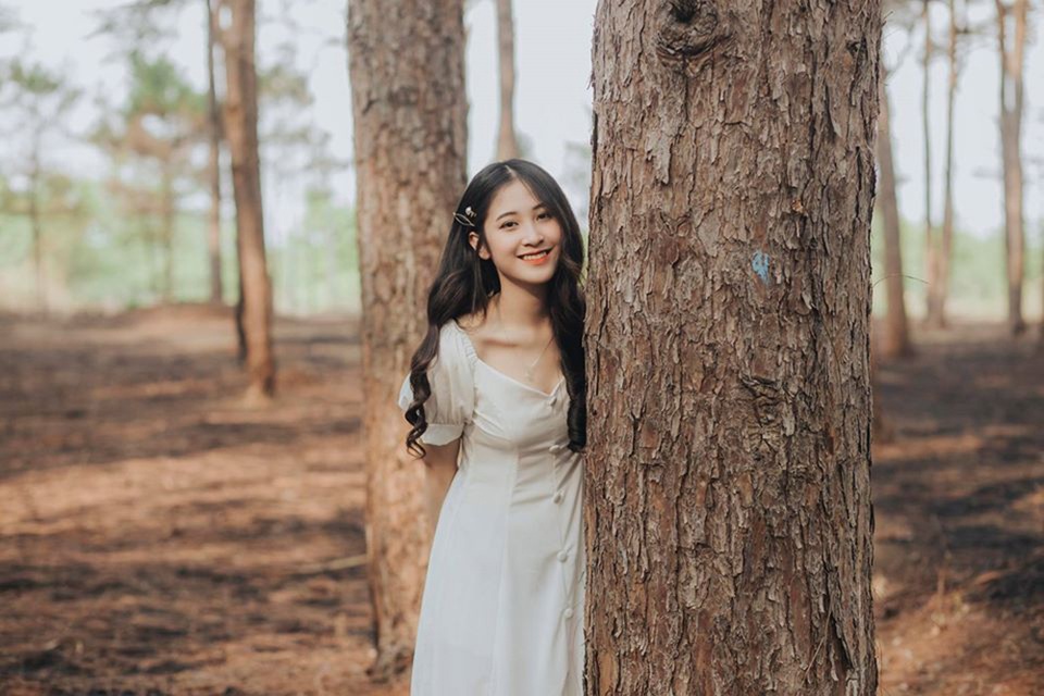 Nữ sinh phố núi sở hữu nhan sắc “thanh xuân vườn trường” - 12 Nữ sinh phố núi sở hữu nhan sắc “thanh xuân vườn trường” - 12