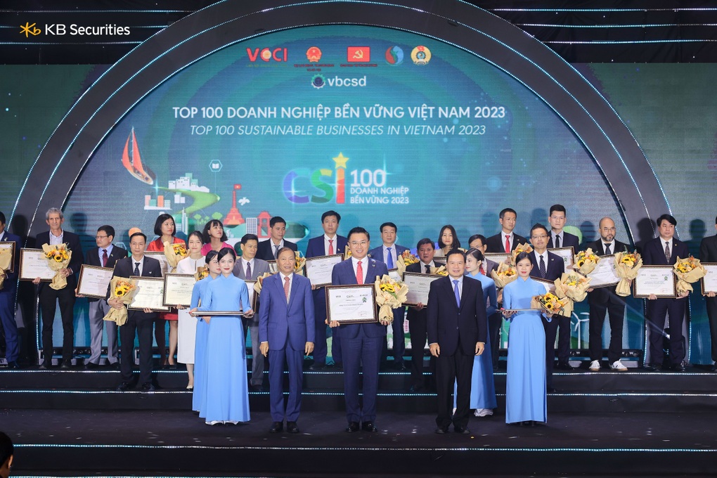Chứng khoán KB Việt Nam liên tiếp được vinh danh tại các giải thưởng lớn - 1 Chứng khoán KB Việt Nam liên tiếp được vinh danh tại các giải thưởng lớn - 1