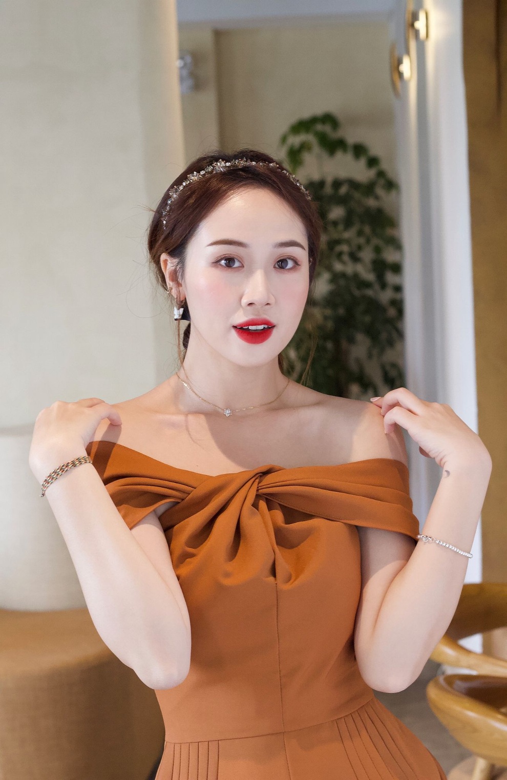 Cô gái có cái tên đặc biệt, nổi tiếng nhờ chia sẻ bí quyết làm đẹp - 9 Cô gái có cái tên đặc biệt, nổi tiếng nhờ chia sẻ bí quyết làm đẹp - 9