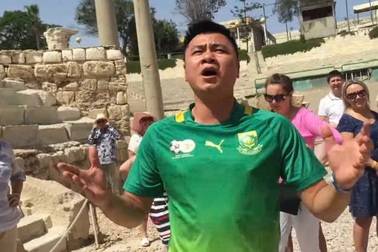 NSND Tự Long hát "Đường chúng ta đi" ở Ai Cập