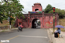 Việc đổi tên thị trấn có thành cổ Diên Khánh 230 năm tuổi gây tranh cãi