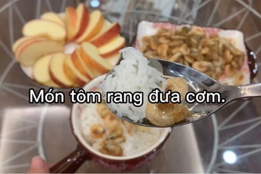Vào bếp ngày giãn cách: Bí kíp rang tôm vỏ giòn thịt chắc ngọt, rất đưa cơm