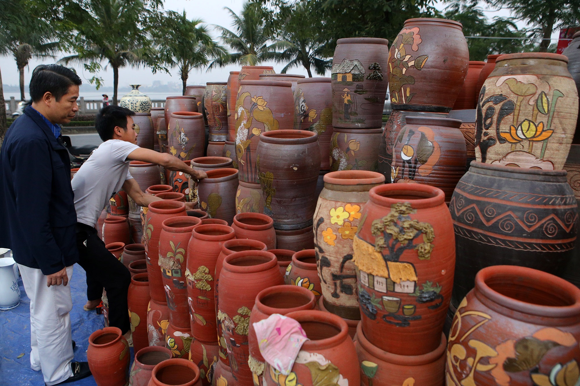 Cây đào gốc khủng giá hàng chục triệu đồng ra phố đón Tết Canh Tý - 15 Cây đào gốc khủng giá hàng chục triệu đồng ra phố đón Tết Canh Tý - 15