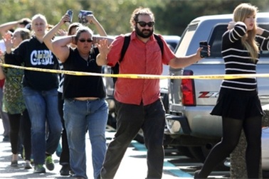 Bạo lực súng đạn ám ảnh nước Mỹ