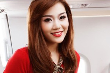 Tiếp viên hàng không trả lại khách nhiều tài sản bỏ quên trên máy bay