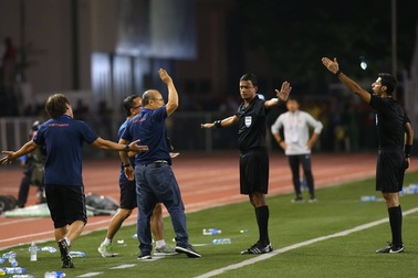 HLV Park Hang Seo phải tự trả tiền khi bị AFC phạt 5000 USD