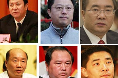 Khéo "bám váy" vợ, quan tham lên chức vù vù