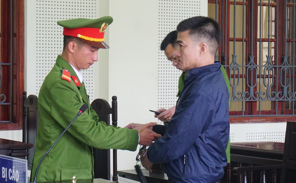Uất ức dồn nén lâu ngày, bố vợ đoạt mạng con rể - 3 Uất ức dồn nén lâu ngày, bố vợ đoạt mạng con rể - 3