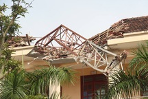 Vụ cần cẩu sập đè chết 1 học sinh: Công trình chưa được cấp phép