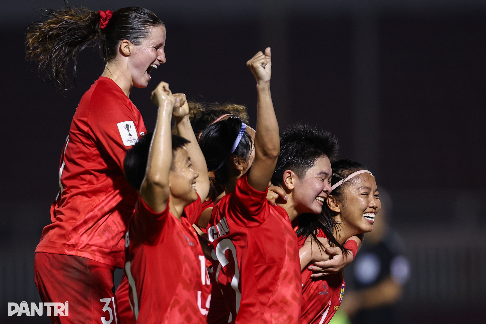 Khoảnh khắc Huỳnh Như sắm vai người hùng ở Cúp C1 châu Á - 1