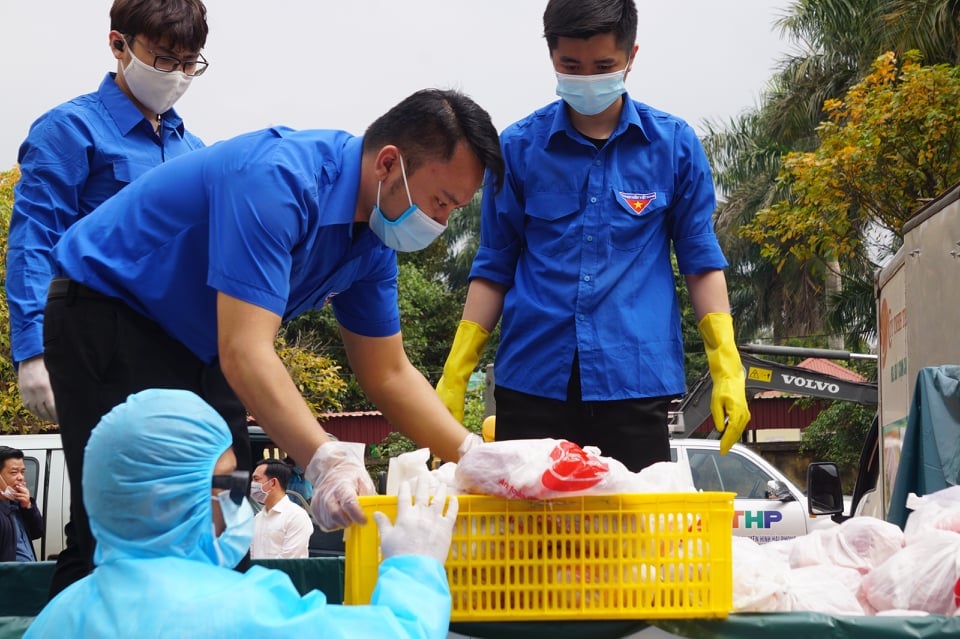 Hải Phòng: Đảm bảo cung cấp nhu yếu phẩm cho người dân trong khu phong tỏa - 2 Hải Phòng: Đảm bảo cung cấp nhu yếu phẩm cho người dân trong khu phong tỏa - 2