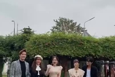 Dàn sao "Thương ngày nắng về" chúc Tết