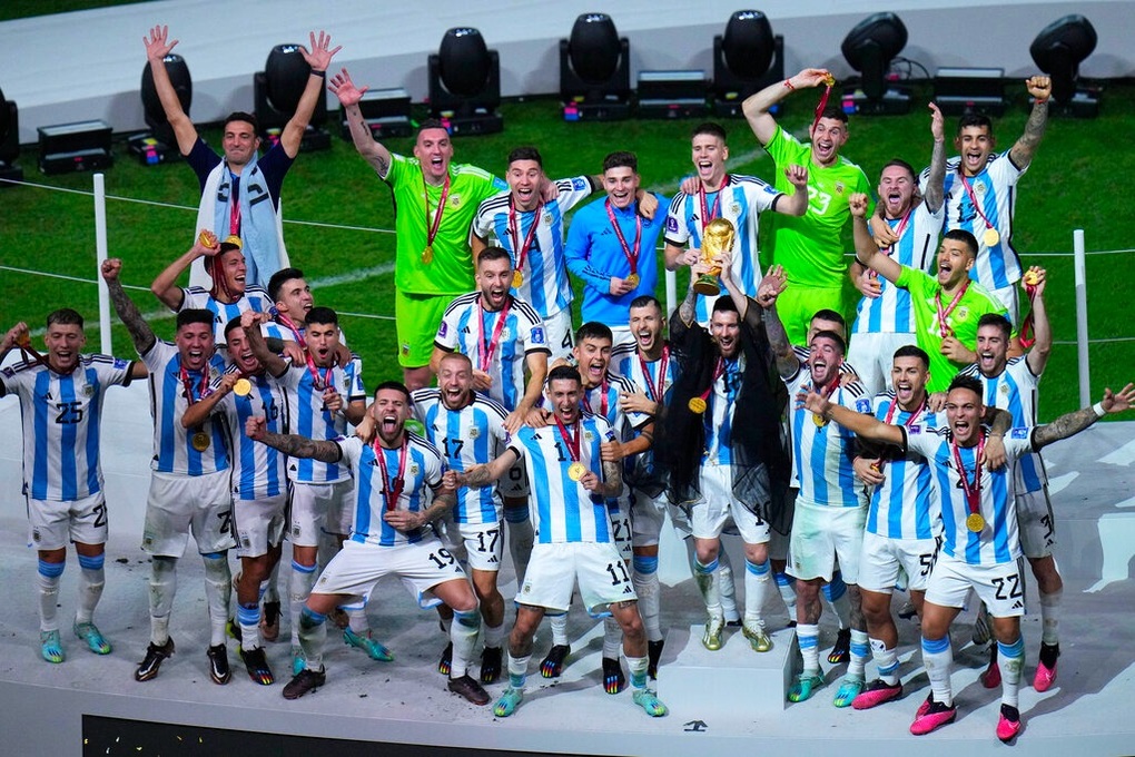 Cảm xúc vỡ òa của Messi và Argentina trong ngày vô địch World Cup - 1 Cảm xúc vỡ òa của Messi và Argentina trong ngày vô địch World Cup - 1