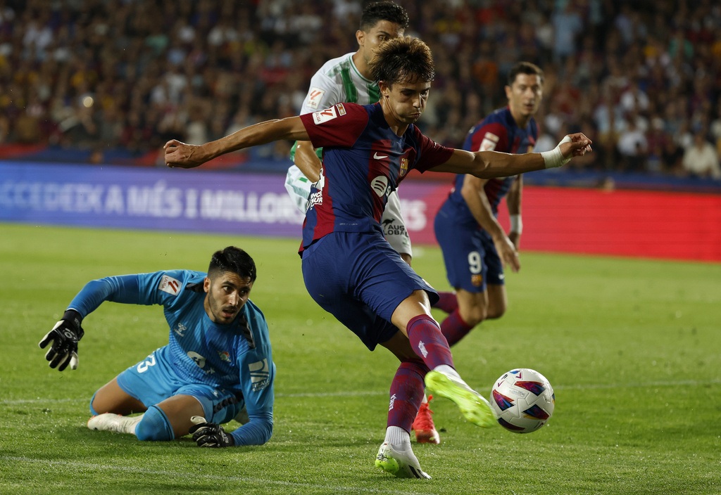 Felix và Lewandowski ghi bàn, Barcelona đại thắng 5-0 - 1