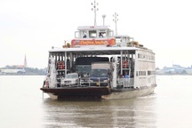 Phà nối Vĩnh Long - Bến Tre tạm dừng hoạt động để thay cầu phao