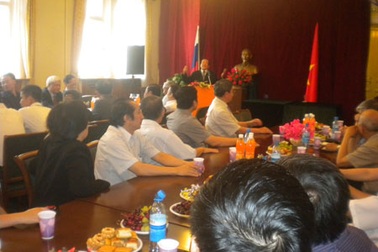 Giao lưu với đoàn Hội Nhà văn VN 