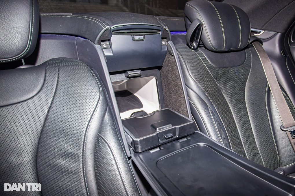 Mercedes-Benz S400 độ thêm 1,9 tỷ đồng được rao bán cả xe giá 1,7 tỷ đồng - 11 Mercedes-Benz S400 độ thêm 1,9 tỷ đồng được rao bán cả xe giá 1,7 tỷ đồng - 11