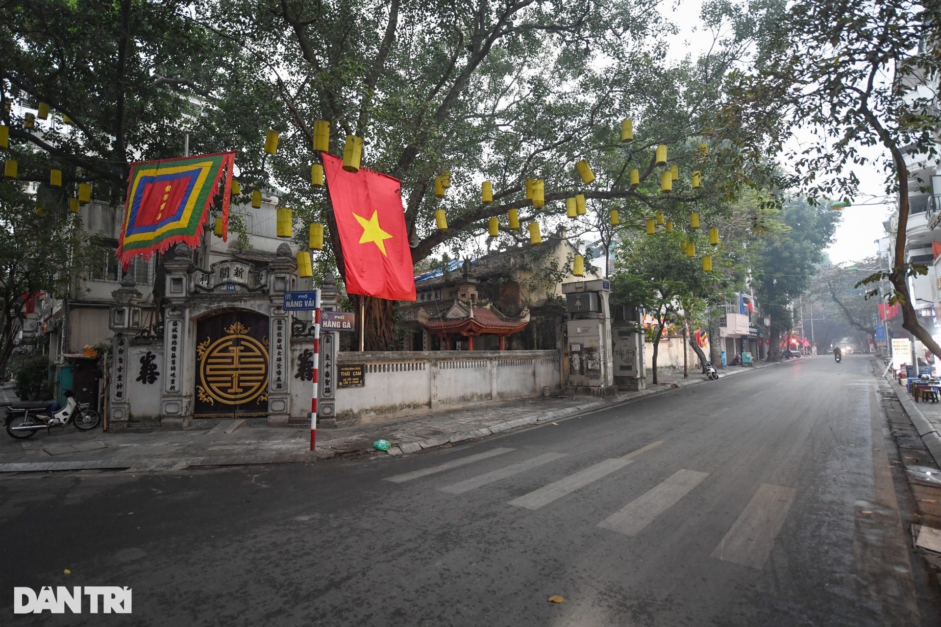 Hà Nội tĩnh lặng, yên bình sáng mùng 1 Tết - 6 Hà Nội tĩnh lặng, yên bình sáng mùng 1 Tết - 6