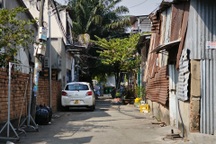 Hai anh em bị nhóm người chém tới tấp trong con hẻm ở TPHCM